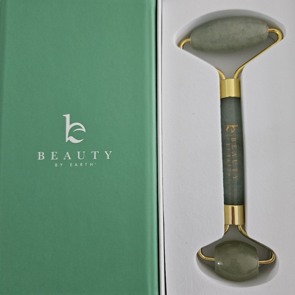 Beauty by Earth Bundle...Jade Roller plus pkg of 2 Exfoliating Loofahs...NEW - Picture 3 of 3